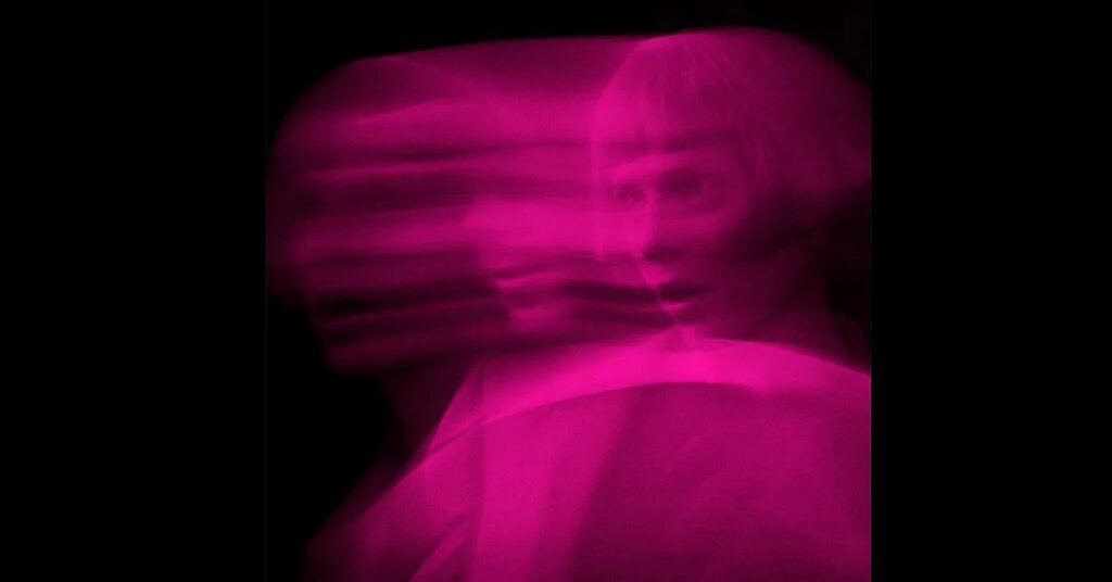 Tomora’s Come Closer is an ecstatic love letter to 90s dance music