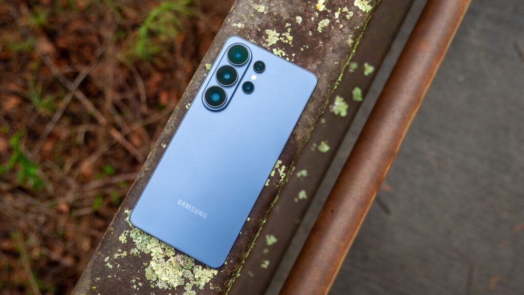 Buying a Galaxy flagship soon might save you some money Buying a Galaxy flagship soon might save you some money