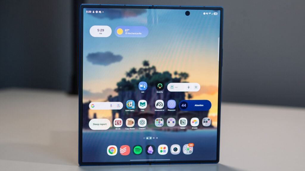 Galaxy Z Fold 8 rumors throw ‘Ultra’ into the mix, and it’s got our heads spinning Galaxy Z Fold 8 rumors throw 'Ultra' into the mix, and it's got our heads spinning