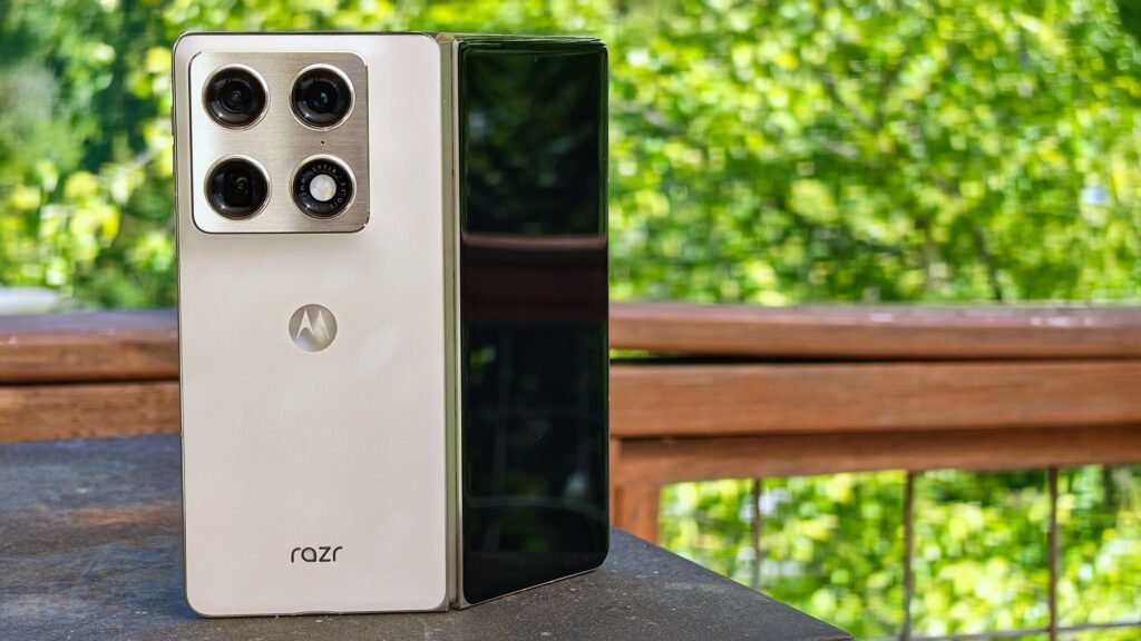 Motorola Razr Fold camera review: Zoom zoom zoom
