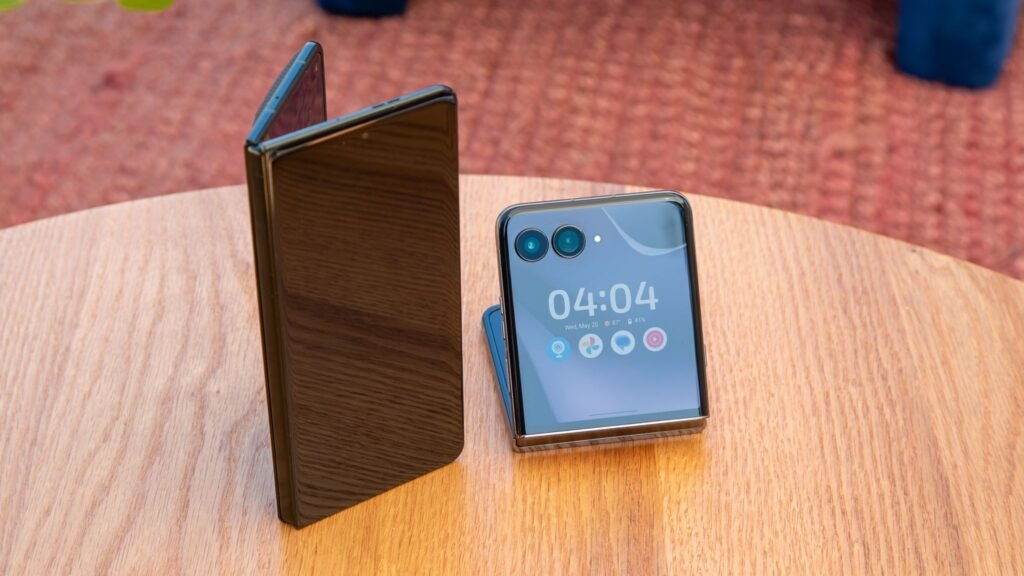 Motorola Razr Fold vs. Razr Ultra 2026