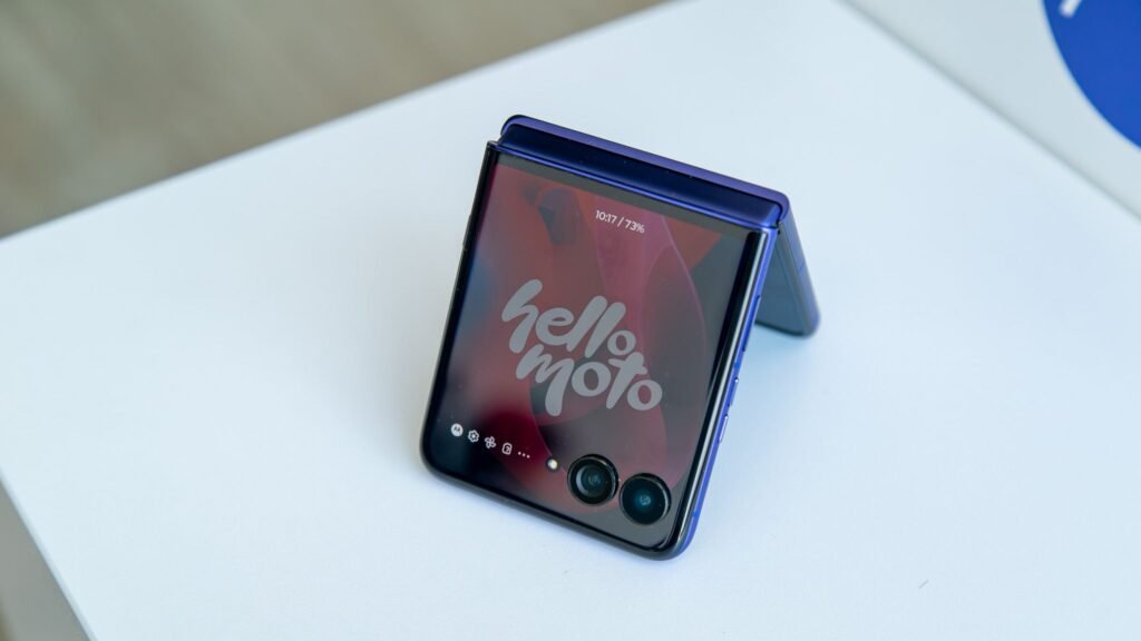 Motorola Razr Ultra 2026 vs. Samsung Galaxy Z Flip 7: Which flip phone is worth your money