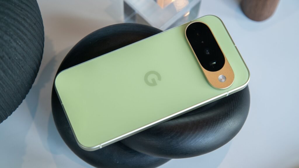 Google's extensive June security update fixes tons of lingering Pixel problems