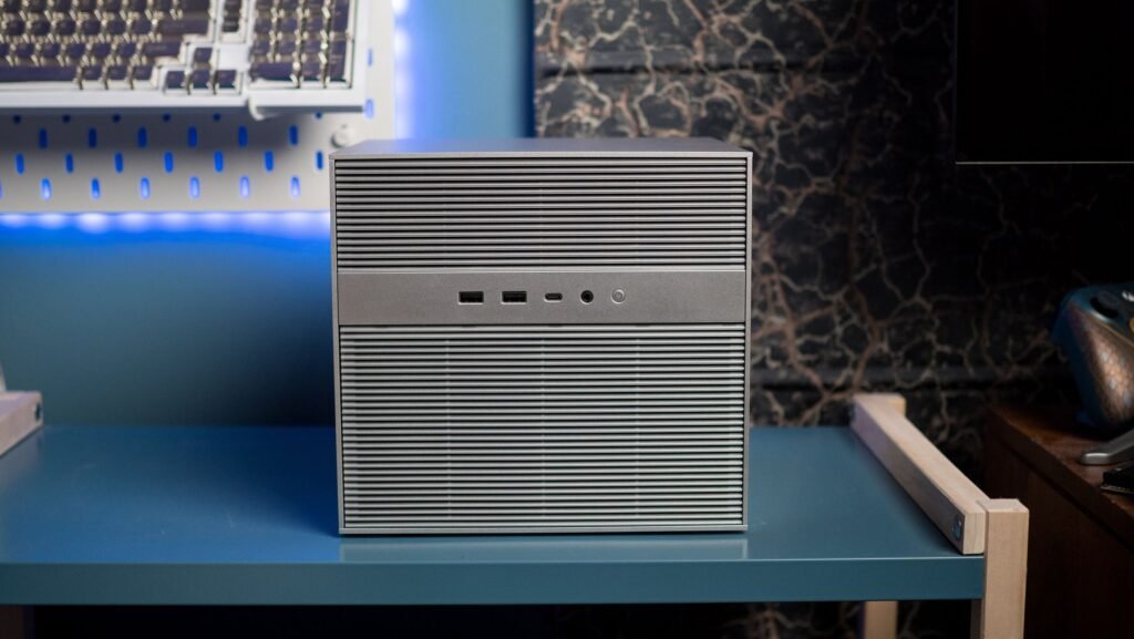 I tested the ZimaCube 2, and it is the homelab NAS upgrade you want I tested the ZimaCube 2, and it is the homelab NAS upgrade you want