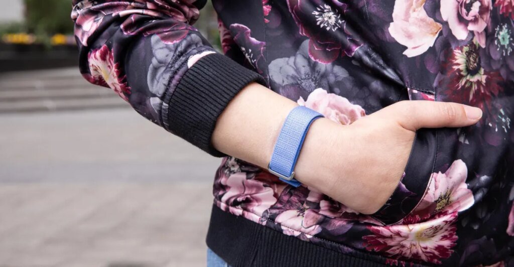 The Fitbit Air takes a smarter approach to the AI health dumpster fire The Fitbit Air takes a smarter approach to the AI health dumpster fire