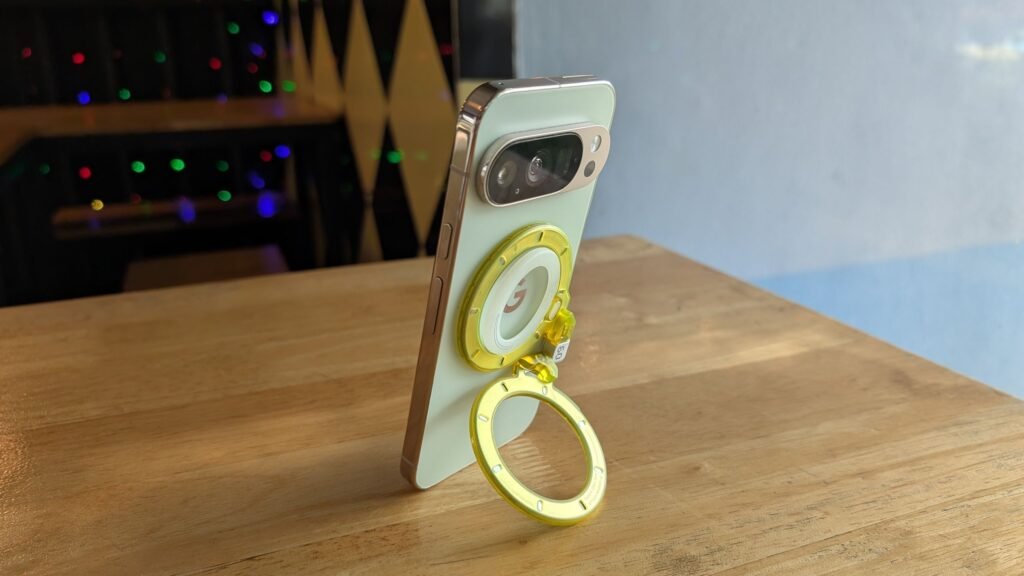 AULUMU made the most innovative magnetic phone stand I've seen in a while