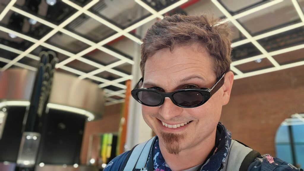 Meta’s smart glasses will now disable the camera if you tamper with the privacy light Meta's smart glasses will now disable the camera if you tamper with the privacy light
