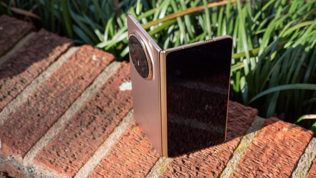 Rumors say Honor's alleged 'Wide' foldable competitor has a top-notch battery
